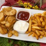 Crispy chip & wedges served with dipping sauce